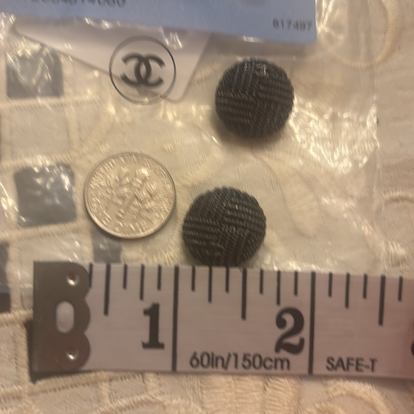 Chanel Buttons - Picture 6 of 7